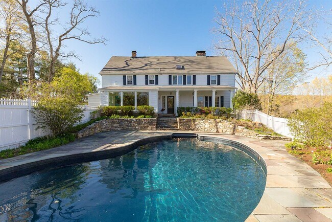 Building Photo - 0 Downing Rd