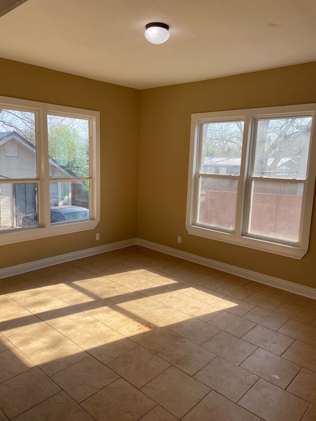 Building Photo - 125 Glenwood Ct
