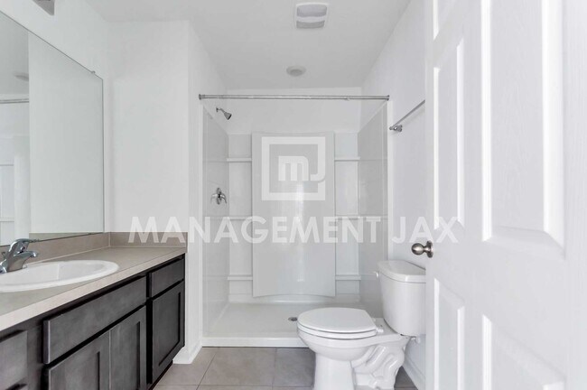 Building Photo - 8306 Zenith Cir