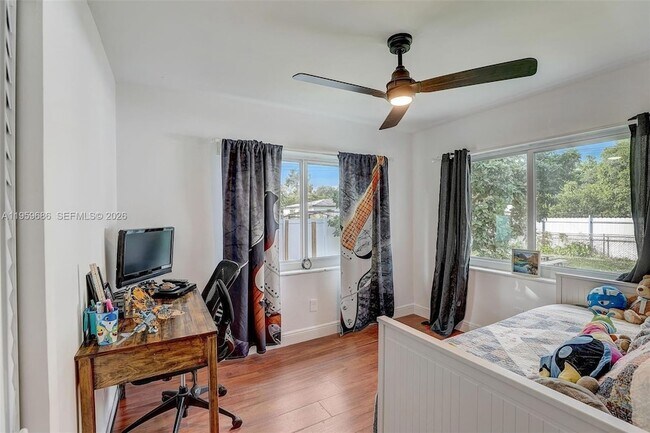 Building Photo - 14530 Garden Dr