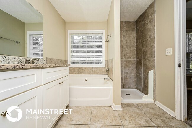 Building Photo - 5516 Mayfair Crossing Dr