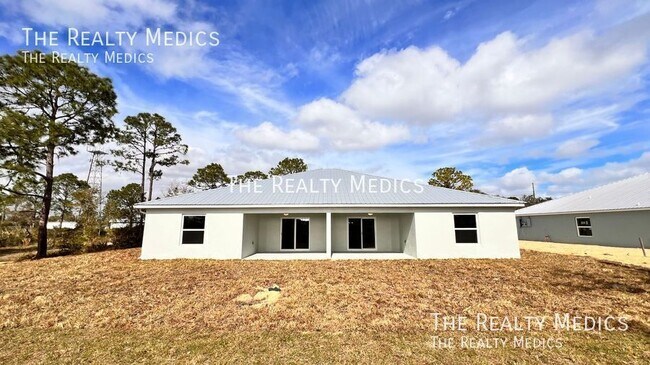 Building Photo - 4165 Hammock Rd