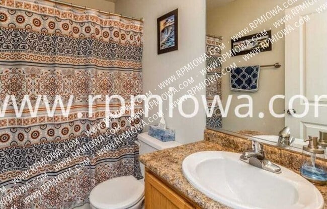 Building Photo - 3204 SW Sharmin Ln