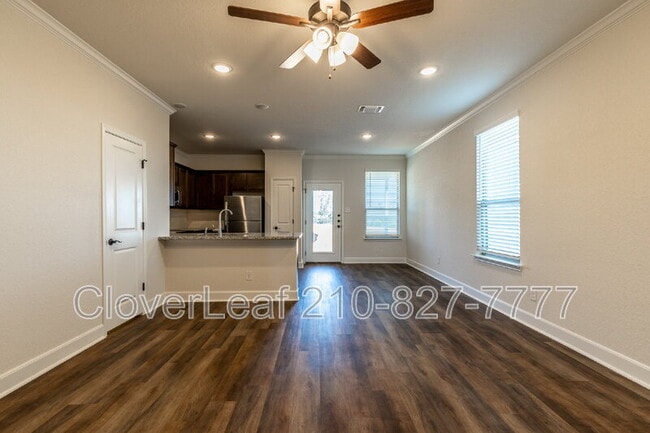 Building Photo - 10351 Lynwood Crk