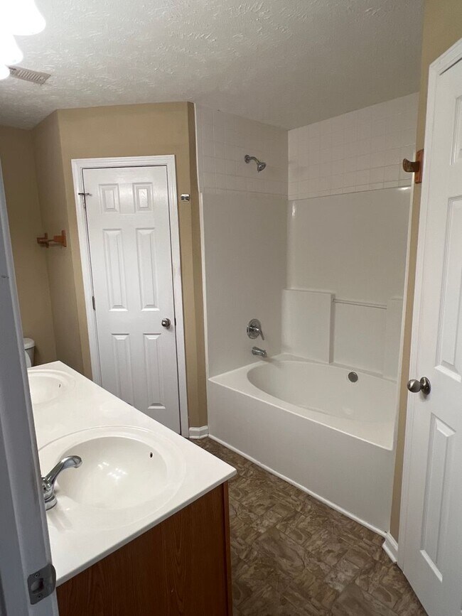 Building Photo - Buchanan Estates in Christiana!