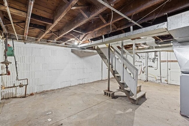 Building Photo - 2802 N Constitution Rd