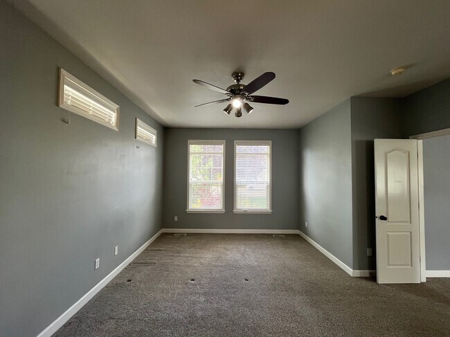 Building Photo - 2030 N Springland Pl