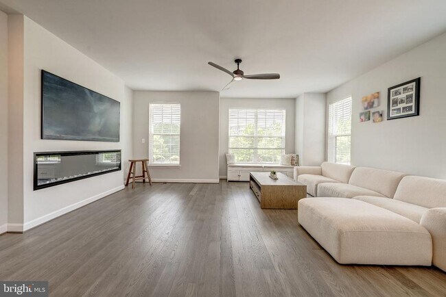 Building Photo - 12544 Ovation Dr