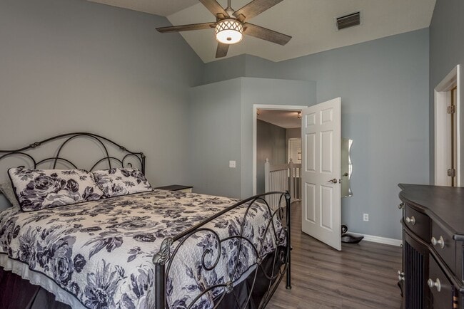 Building Photo - Andover Circle