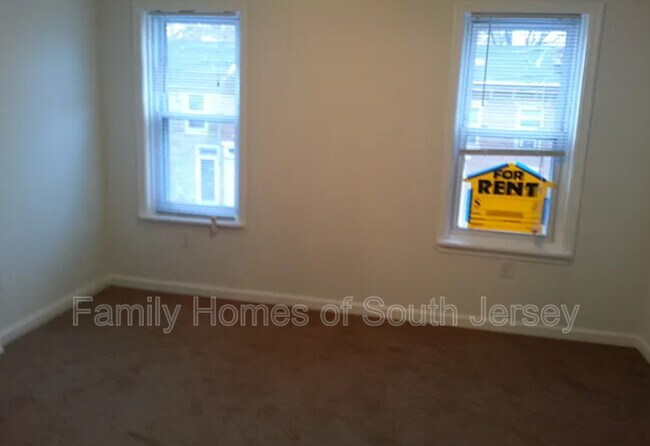Building Photo - 810 N Church St