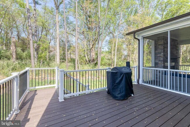 Building Photo - 7679 Cross Creek Dr