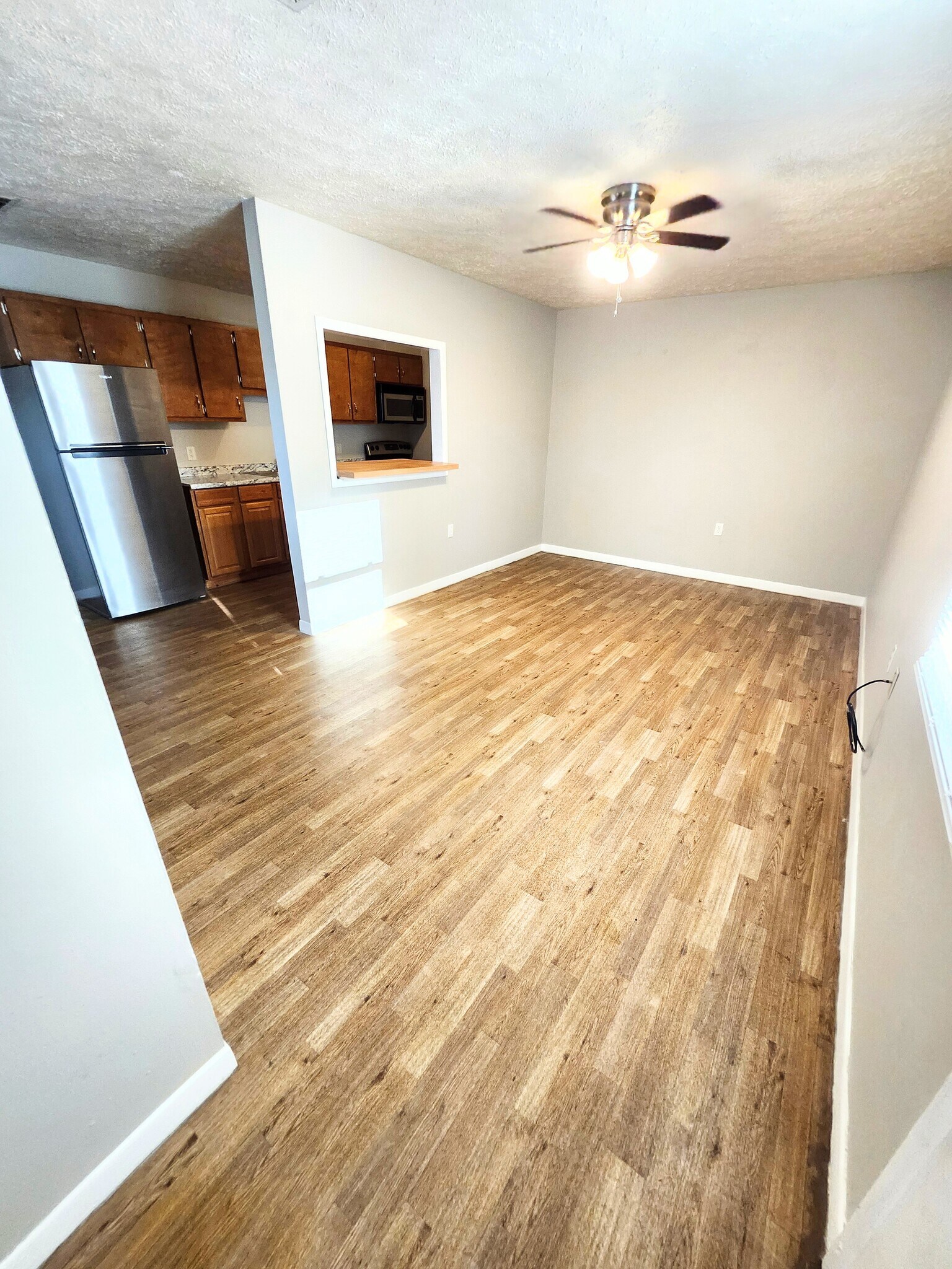 Building Photo - 5230 Beach Dr