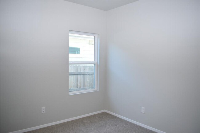 Building Photo - 11608 Murano Dr