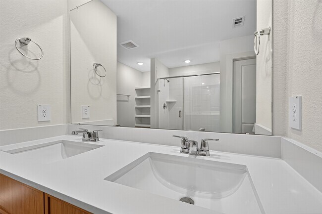 Building Photo - 3518 Mockingbird Ln