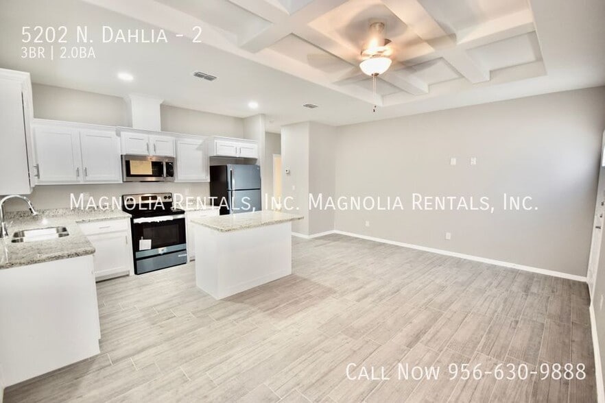 Building Photo - 5202 N Dahlia St