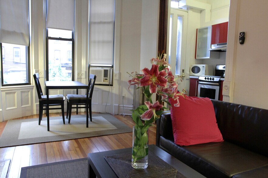 Building Photo - 732A Jefferson Ave