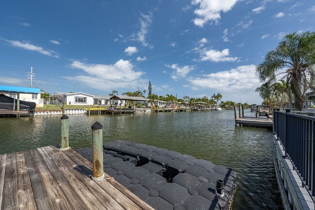 Building Photo - Gorgeous deep water canal front home