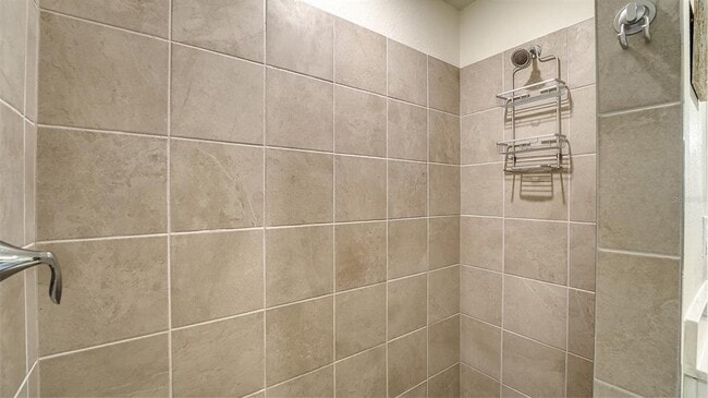 Building Photo - 12390 Wellen Golf St