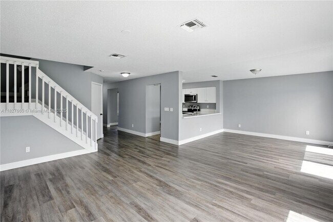 Building Photo - 1723 SW 109th Terrace