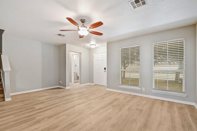 Building Photo - 1030 Birdsong Ln