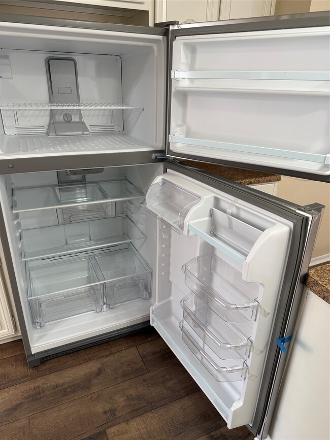 Building Photo - 9 Dewthread Ct