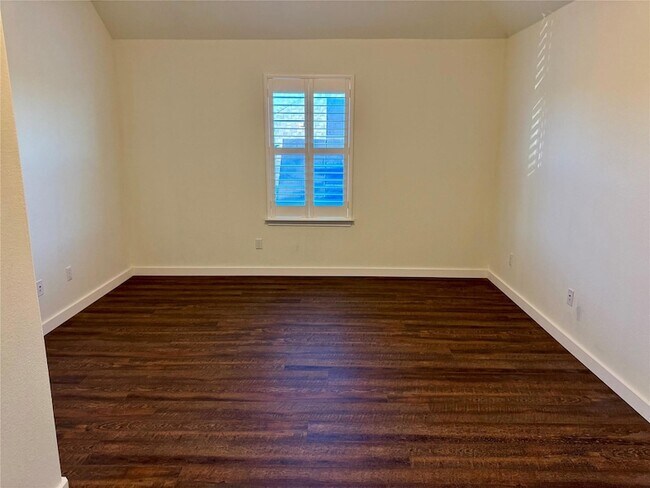 Building Photo - 408 Wolf Creek Way