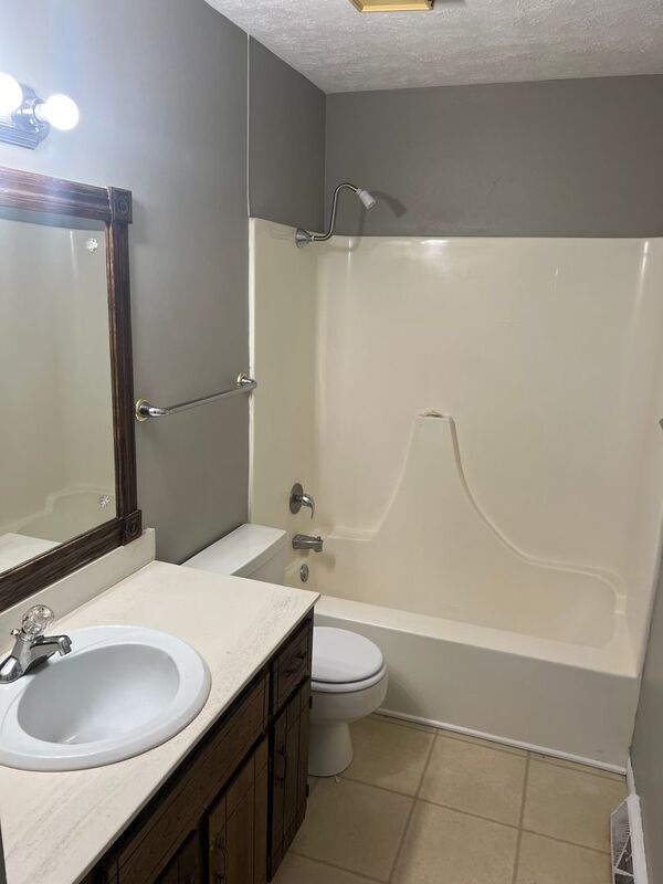 Building Photo - 5136 Poppleton Ave