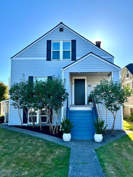 Building Photo - 2026 Lombard Ave