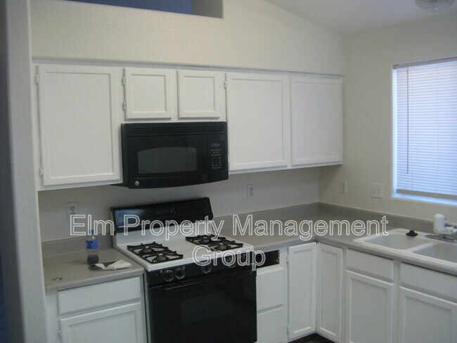 Building Photo - 5716 Grand Entries Dr