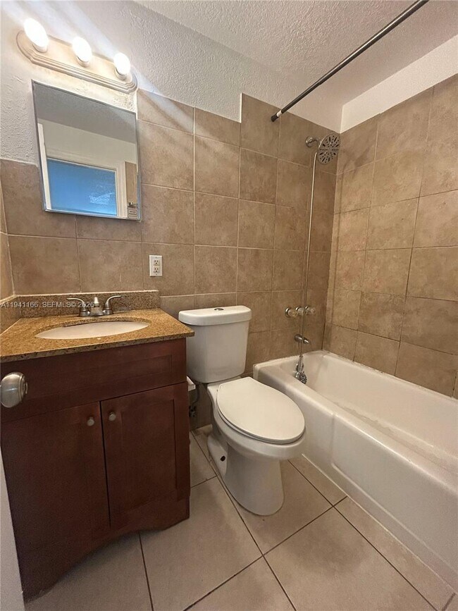 Building Photo - 1126 SW 15th Terrace