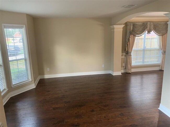 Building Photo - 18019 Oak Orchard Lane