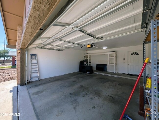 Building Photo - 10044 N 39th Ln