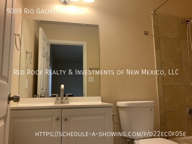 Building Photo - 9009 Rio Galisteo Pl NW