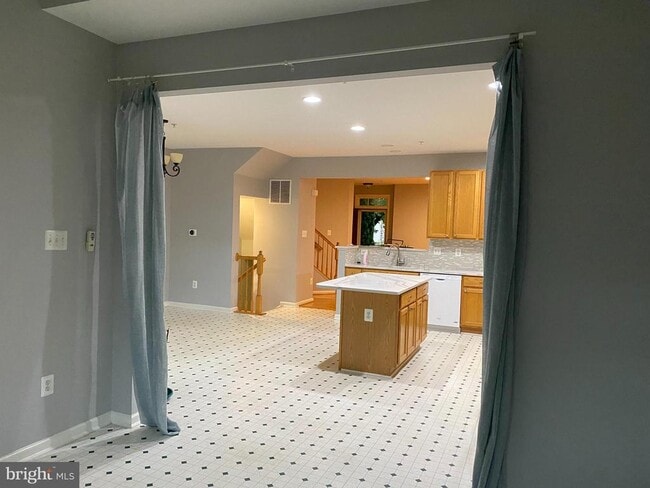 Building Photo - 2212 Barnet Ct