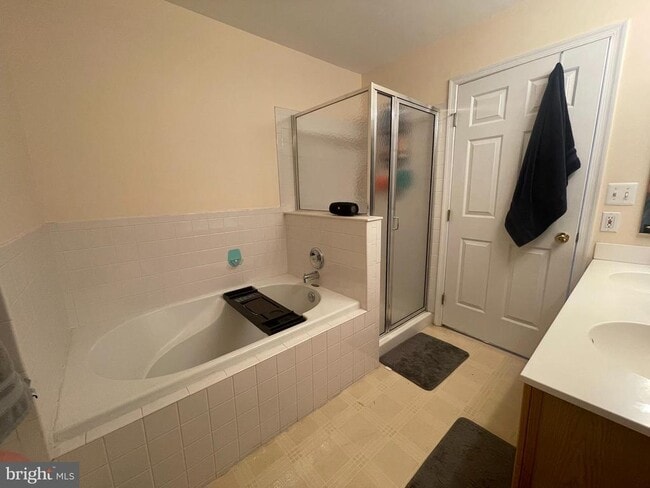 Building Photo - 14286 Glade Spring Dr