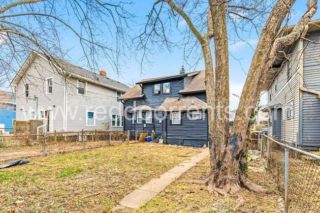 Building Photo - 408 N Oakland Ave