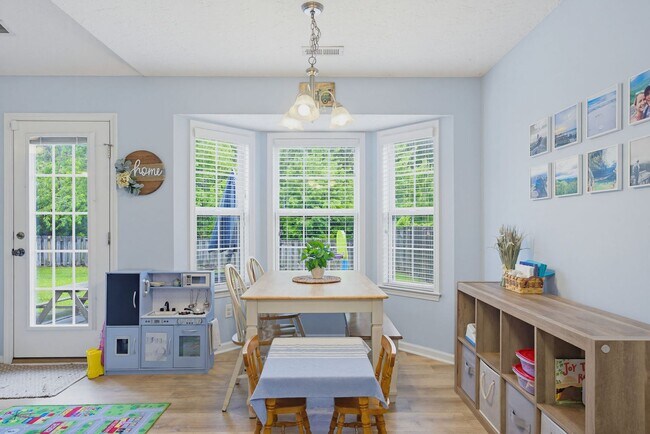 Building Photo - Beautiful home in The Neighborhoods of Holly Ridge
