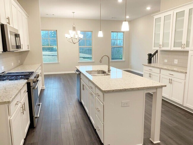 Building Photo - 6023 Skellig St