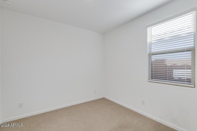 Building Photo - 9419 W Willow Bend Ln