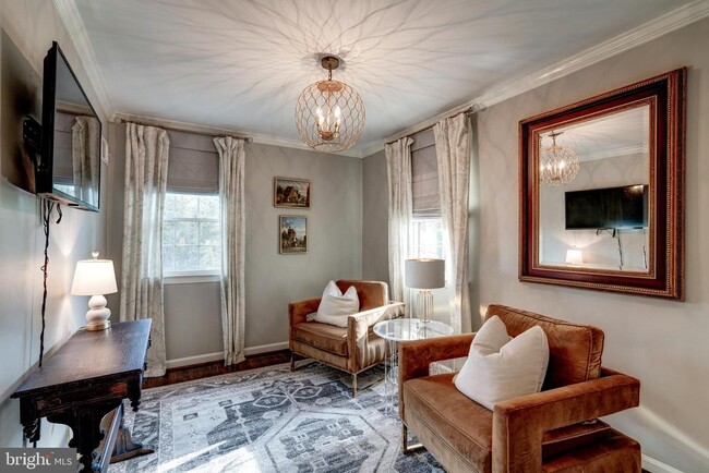 Building Photo - 5703 Brookside Dr