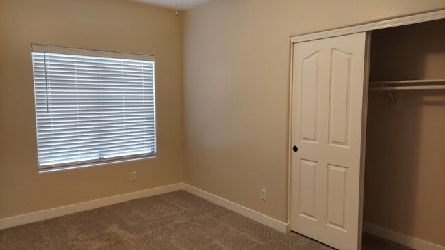 Building Photo - GORGEOUS HOME IN AVONDALE!!