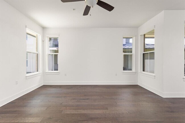 Building Photo - 4412 Tilley St