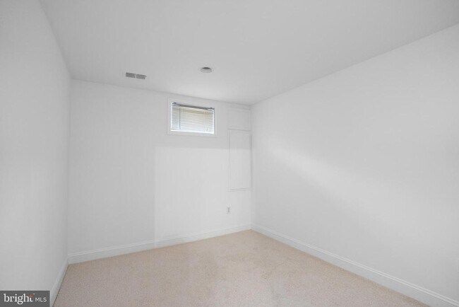 Building Photo - 12033 Treeline Way