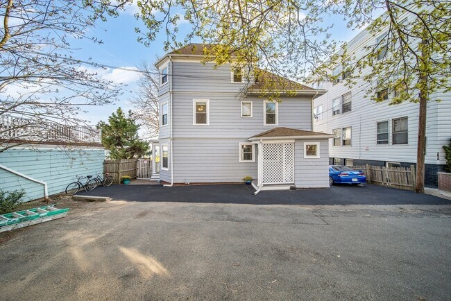 Building Photo - 263 Lynn Shore Dr