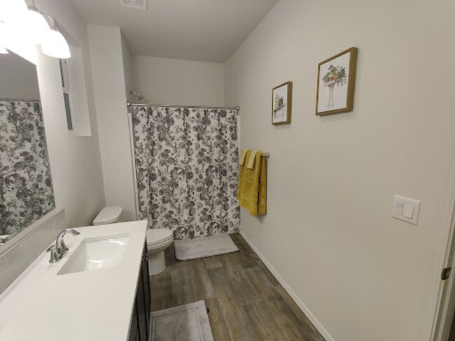 Building Photo - Beautiful, New Short-term Rental 2BR/2BA