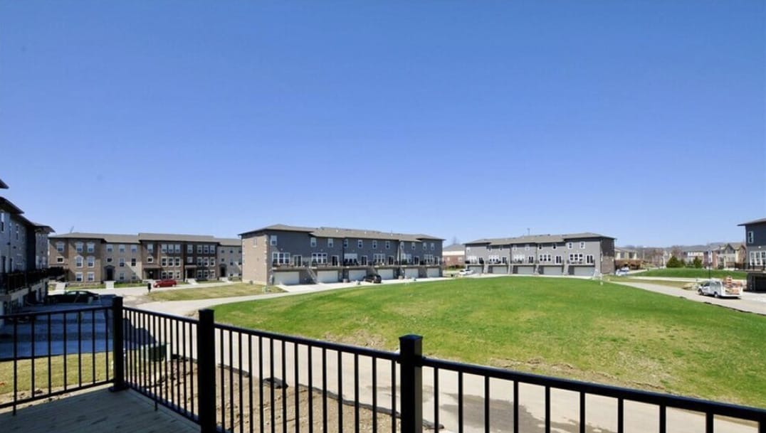 Building Photo - 916 Yorkshire Ln