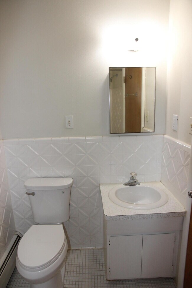 Building Photo - 1257 Island Dr