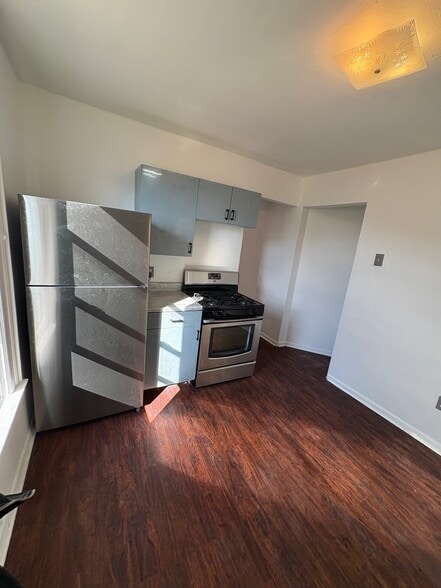 Building Photo - 543 3rd St