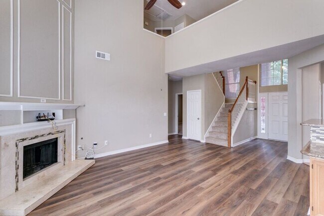 Building Photo - 2119 Dover Dr