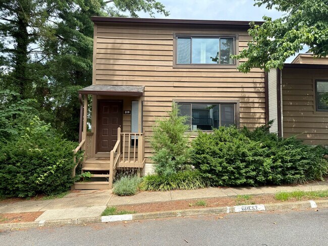 Building Photo - 319 Harvest Dr